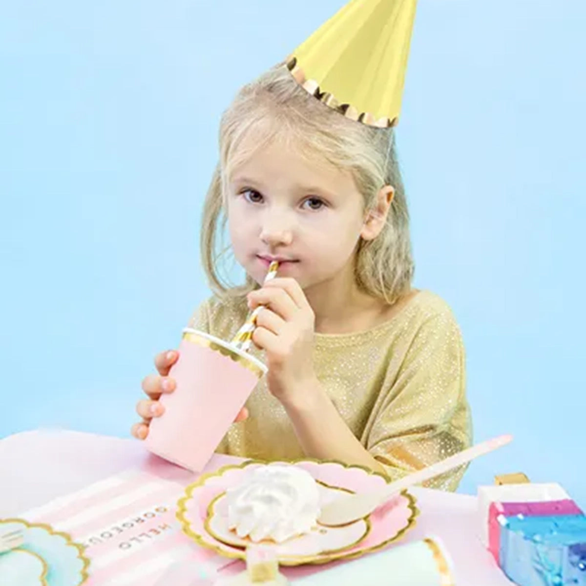 Partyhattar Pastell m guldkant 16CM